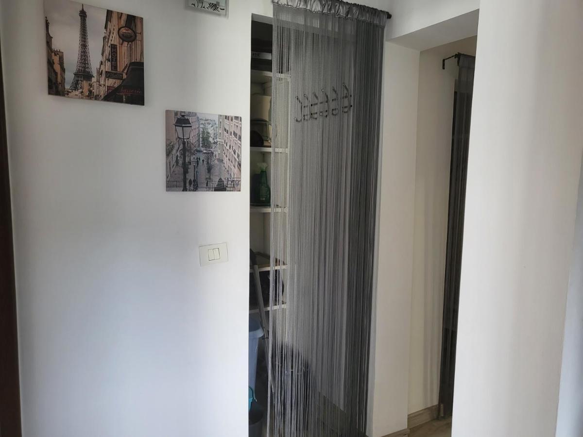 Apartament Cu 3 Camere Chiar In Inima Capitalei ブカレスト エクステリア 写真